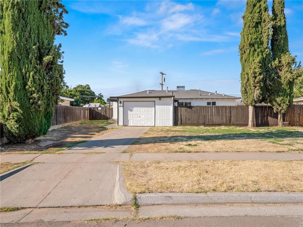 1028 W Holland Ave