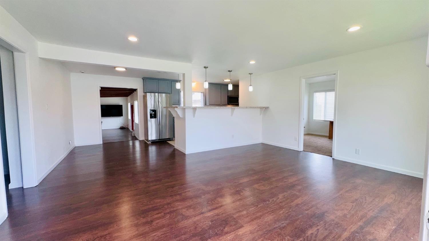 82 E Sussex Way, Fresno, CA 93704