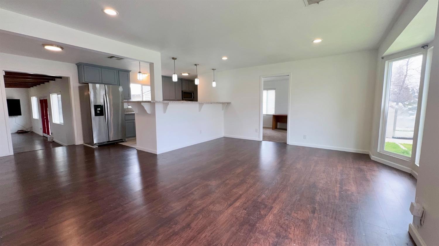 82 E Sussex Way, Fresno, CA 93704