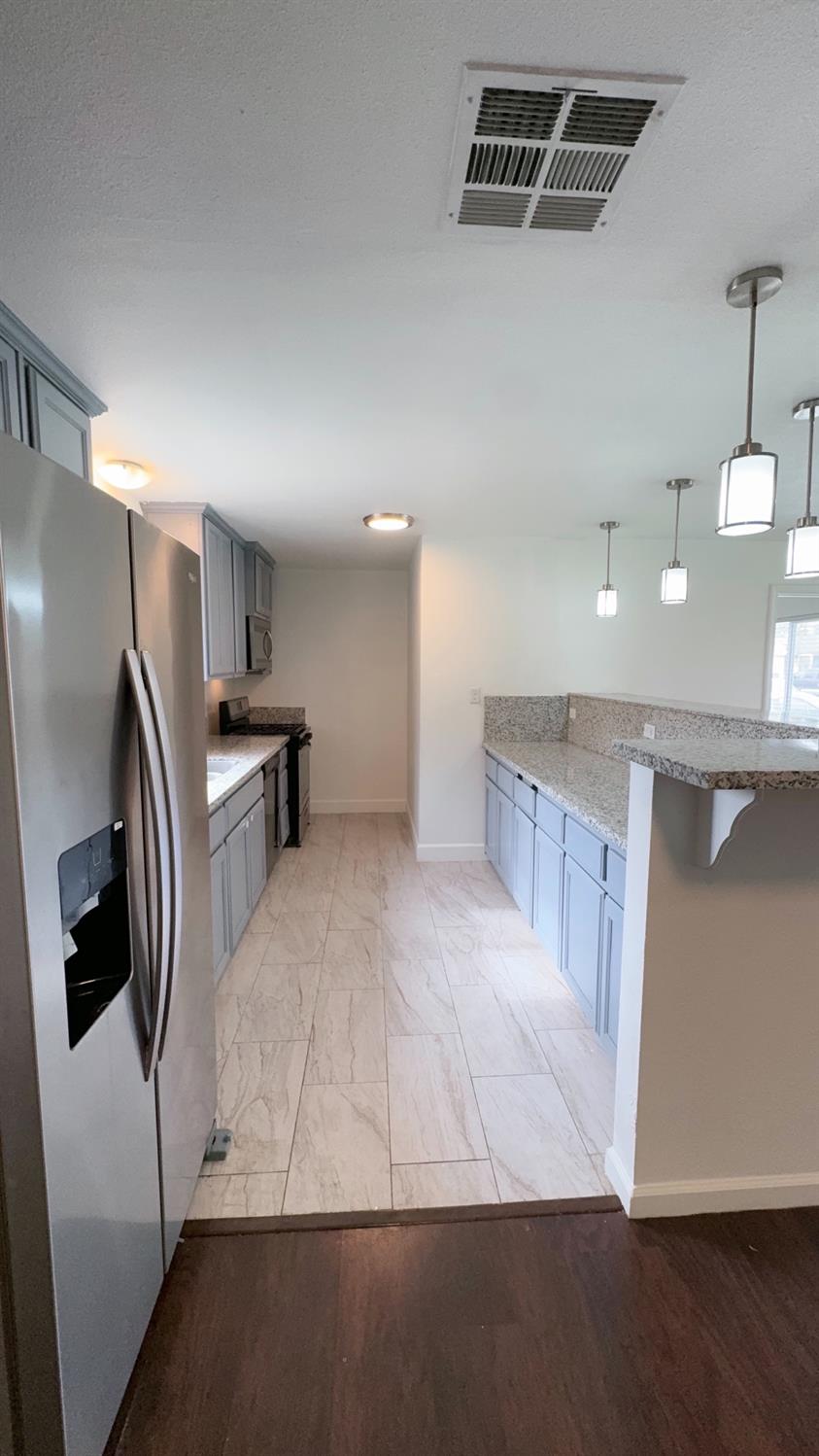 82 E Sussex Way, Fresno, CA 93704