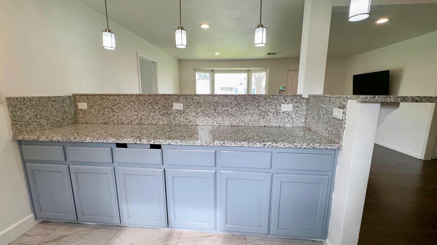82 E Sussex Way, Fresno, CA 93704