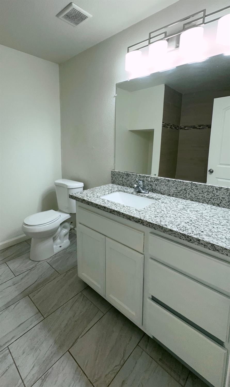82 E Sussex Way, Fresno, CA 93704