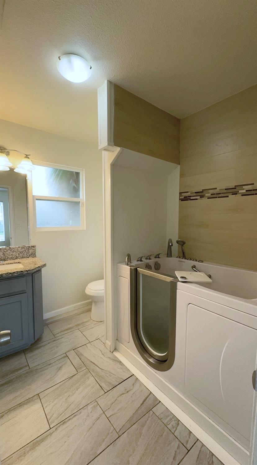 82 E Sussex Way, Fresno, CA 93704