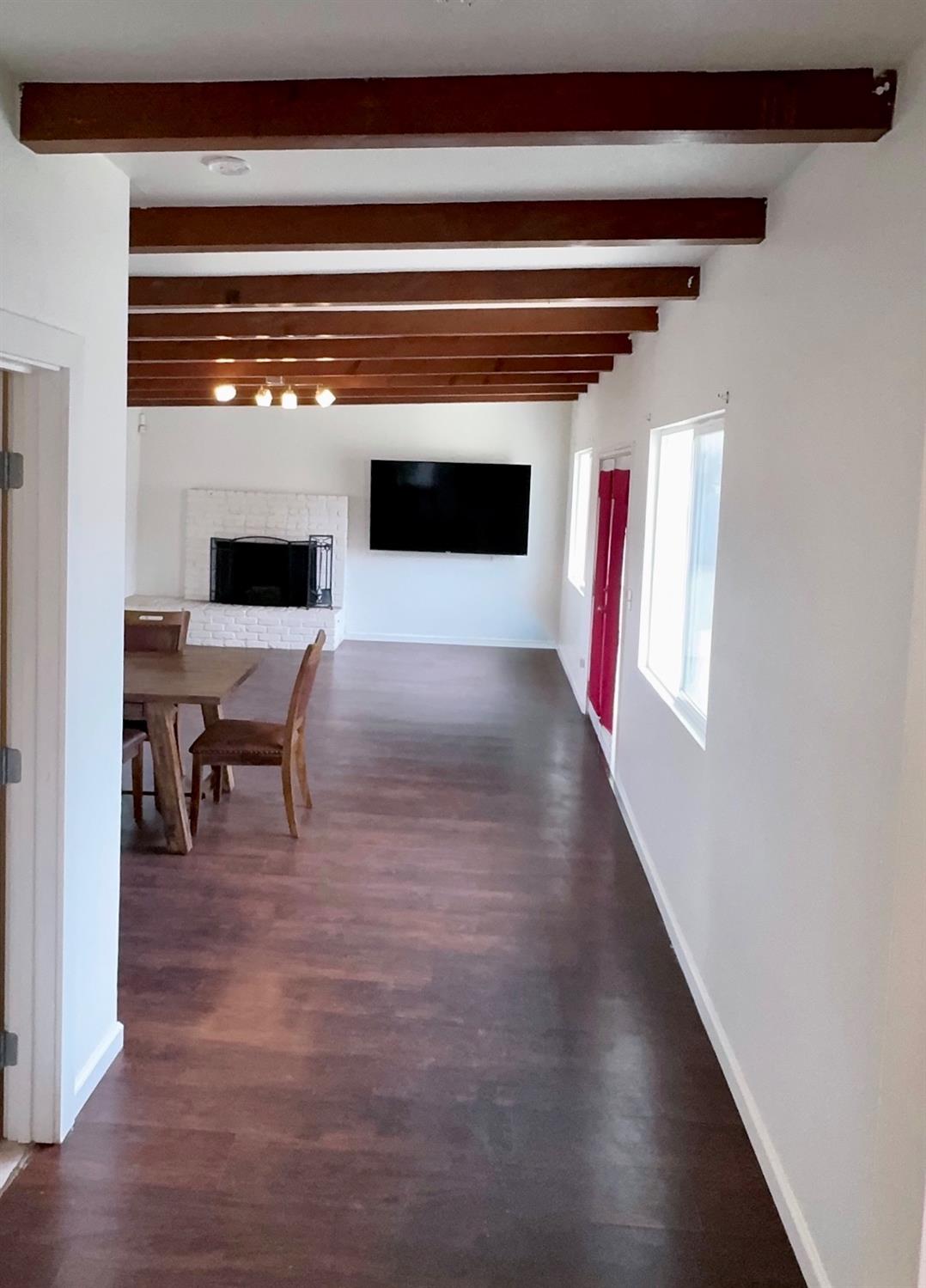 82 E Sussex Way, Fresno, CA 93704