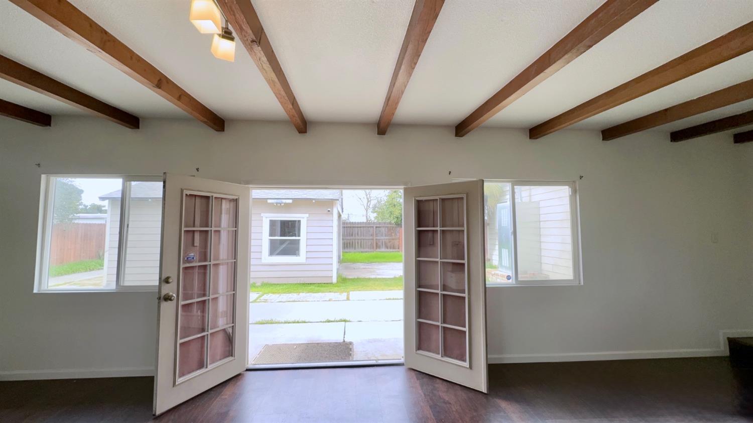 82 E Sussex Way, Fresno, CA 93704