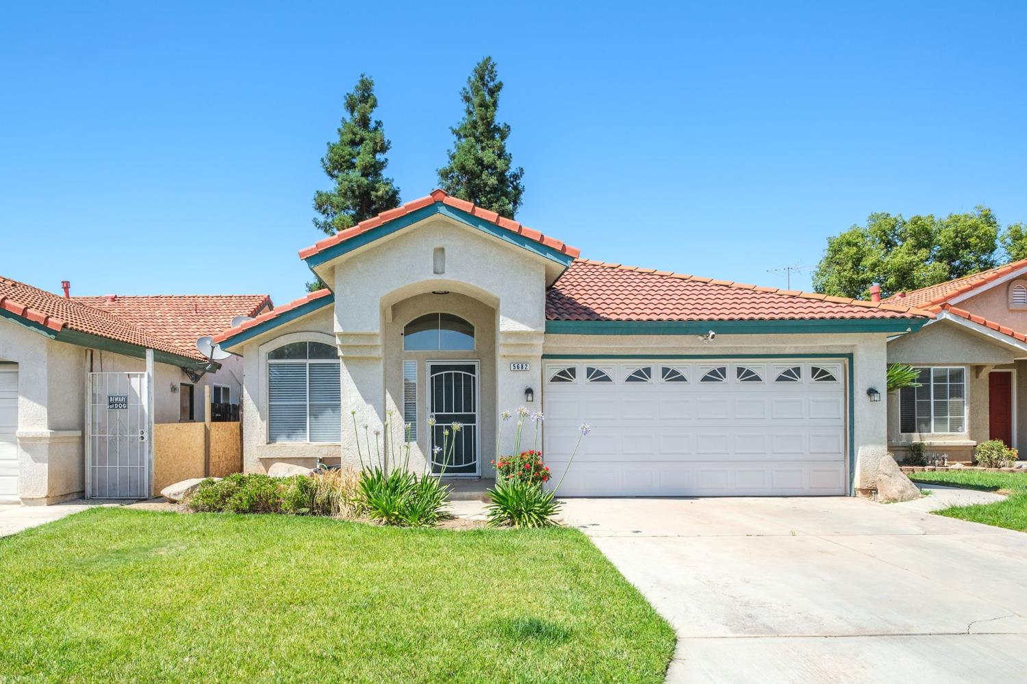 5682 W Sample Ave