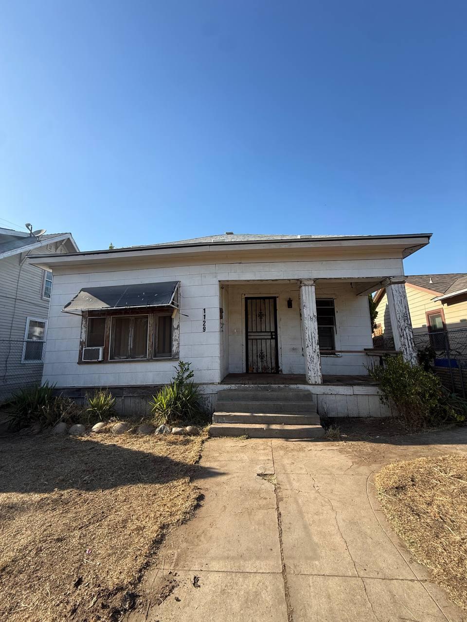 1129 E Nevada Ave